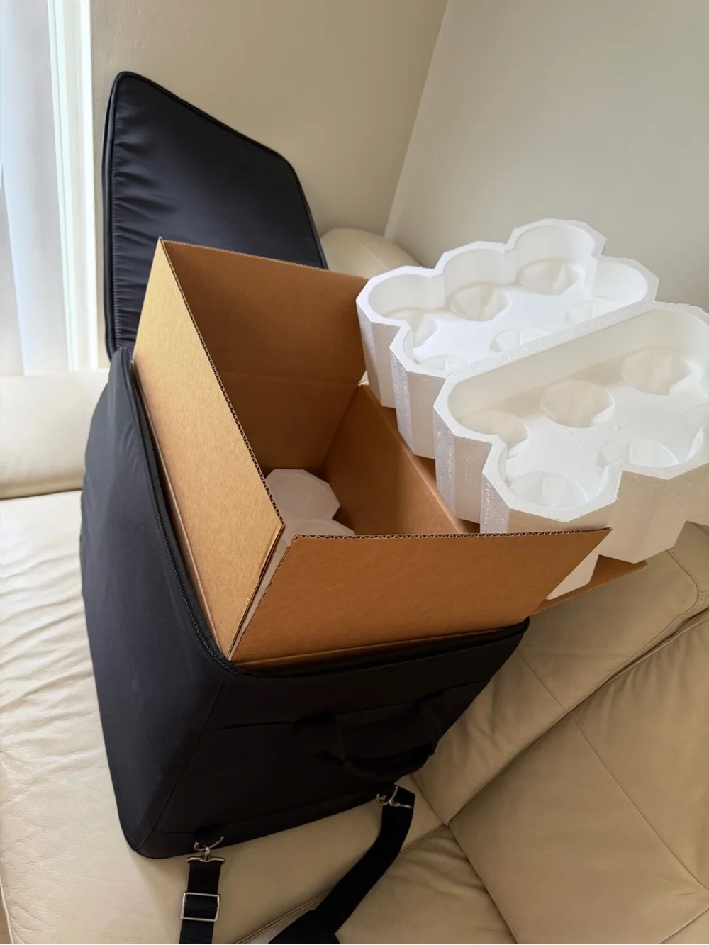 Specialized wine shipping box